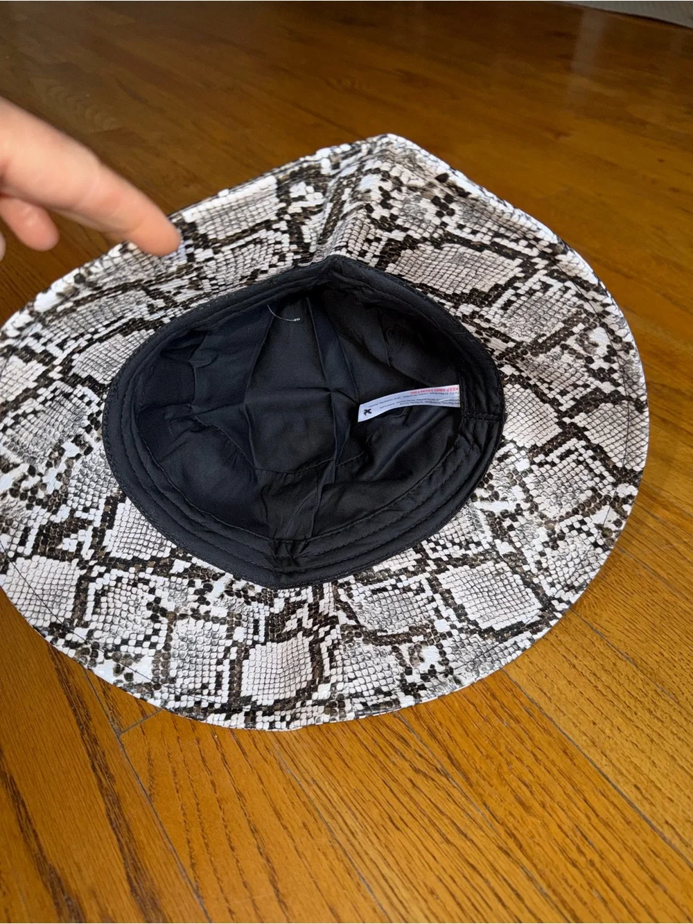 NEW Urban Outfitters Faux Leather Snake Skin Pattern Unisex Bucket Hat